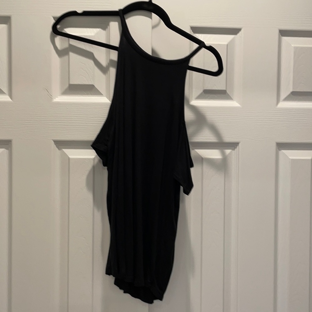 Black shirt sleeves shirt with shoulder cut outs